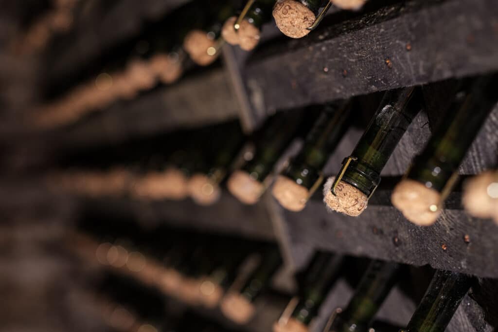 bouteilles de champagne dans la cave