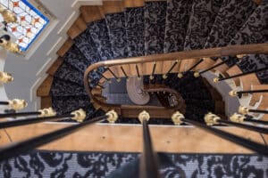 Escalier intérieur d'un hôtel à Epernay