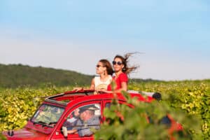 voiture vintage dans le vignoble champenois